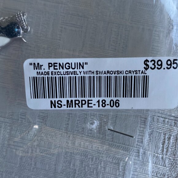 Mr Penguin Snowflake Crystal Fifth Avenue Necklace NWT - Picture 5 of 7